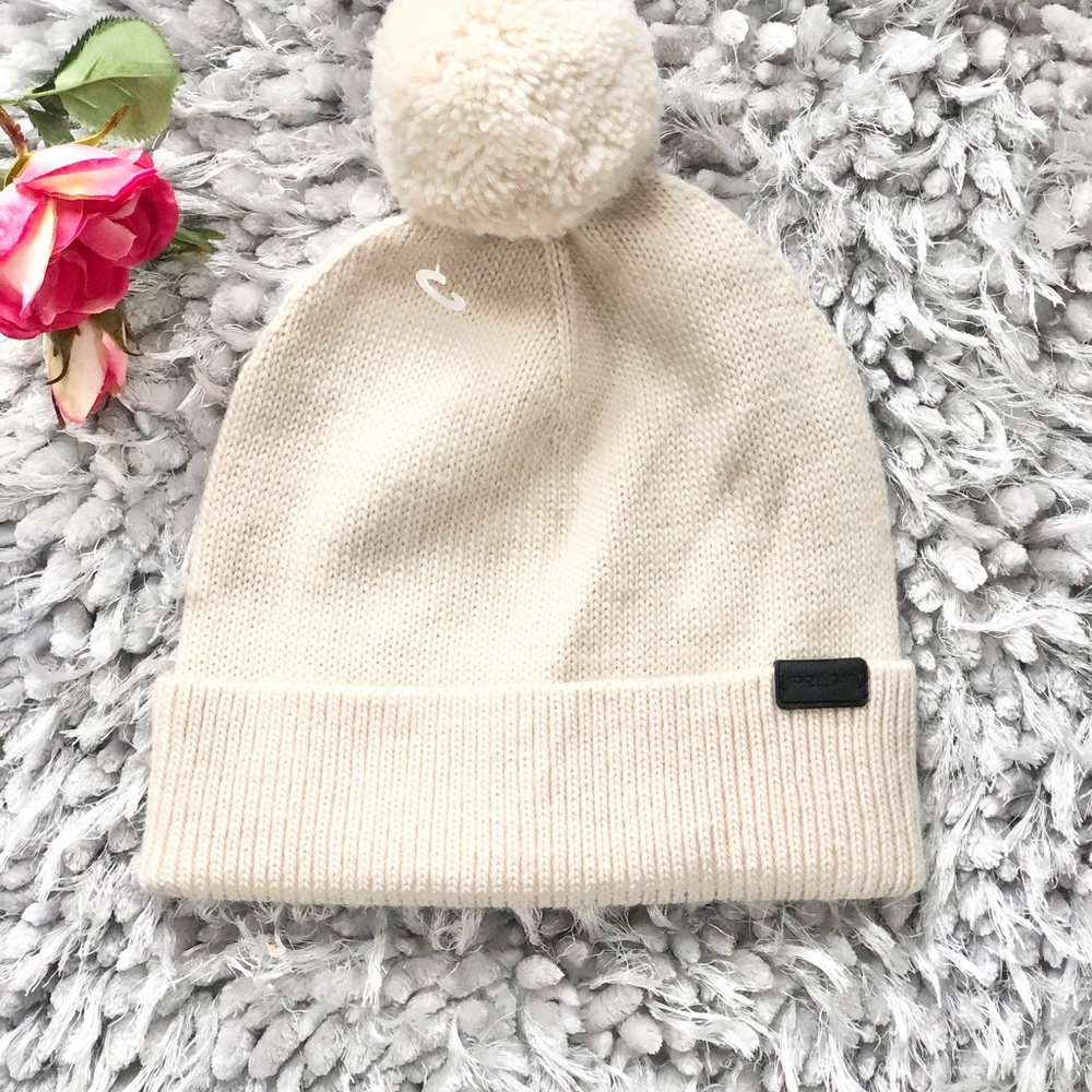 🆕New COACH BEAUTIFUL CREAM COLOR HAT WITH Pom Pom